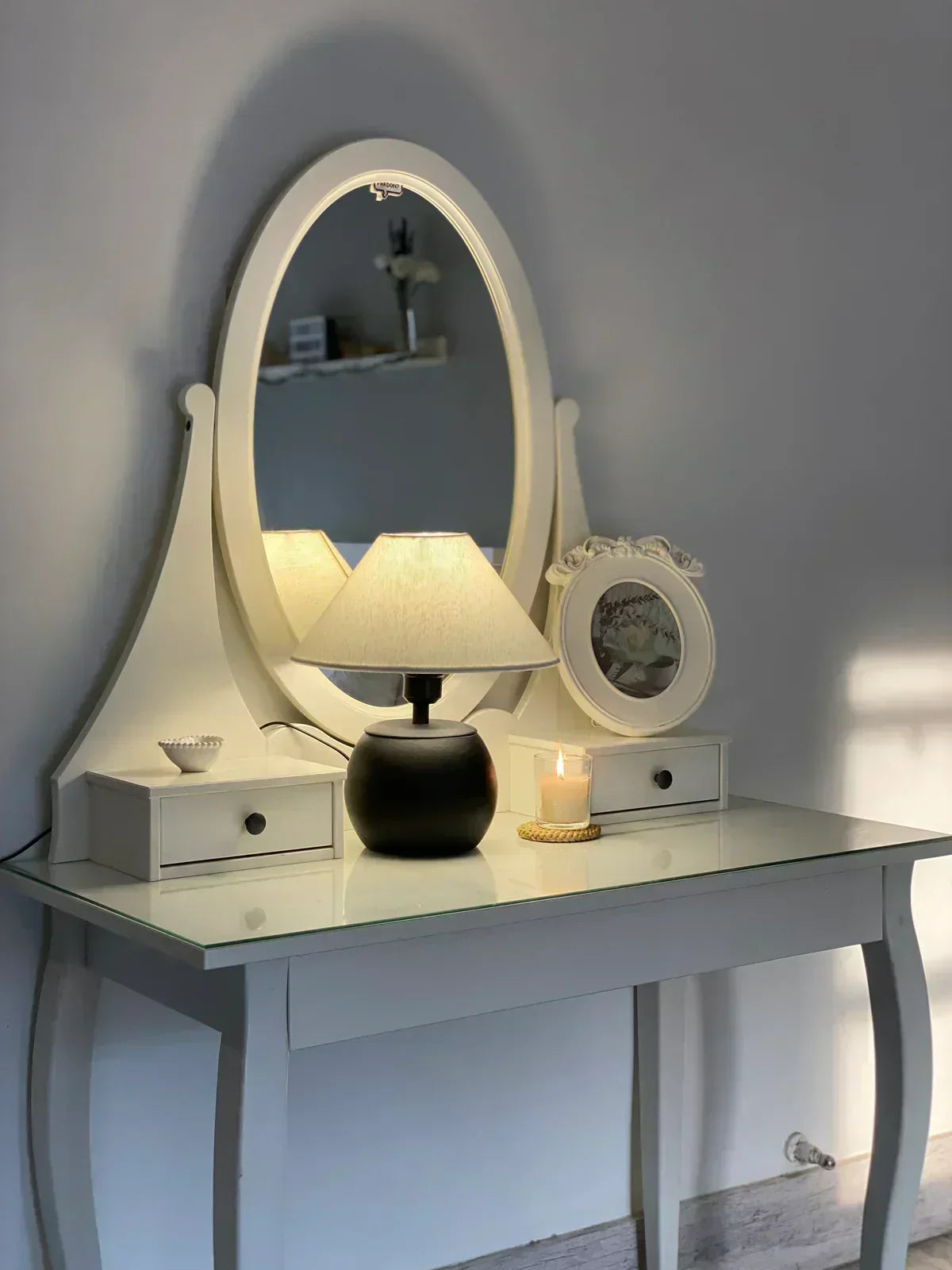 Mini Orb’ Lamp – Sleek Black Terracotta with Cream Shade (14.5")