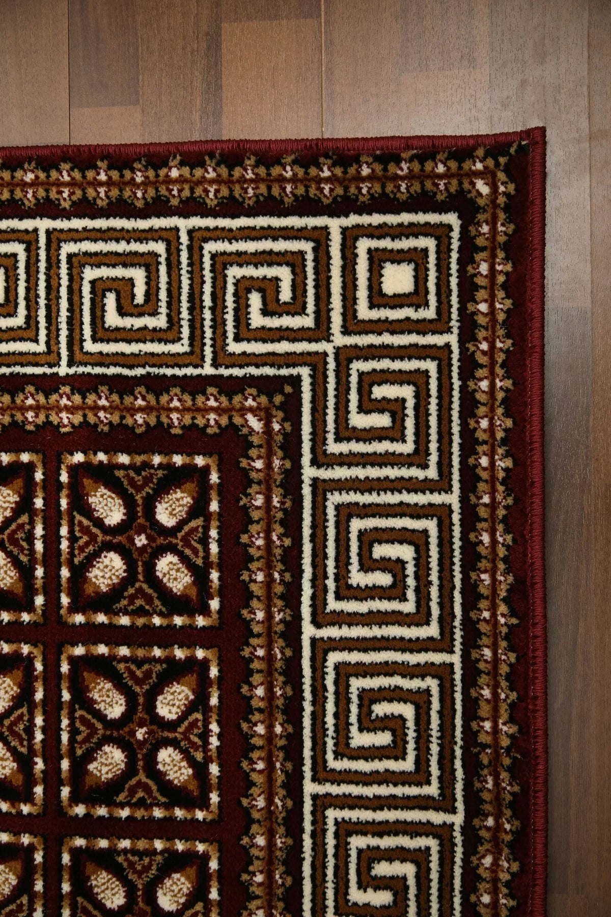 Maroon and beige traditional woven rug with all-over design – soft 10mm pile, jute and polyester backing