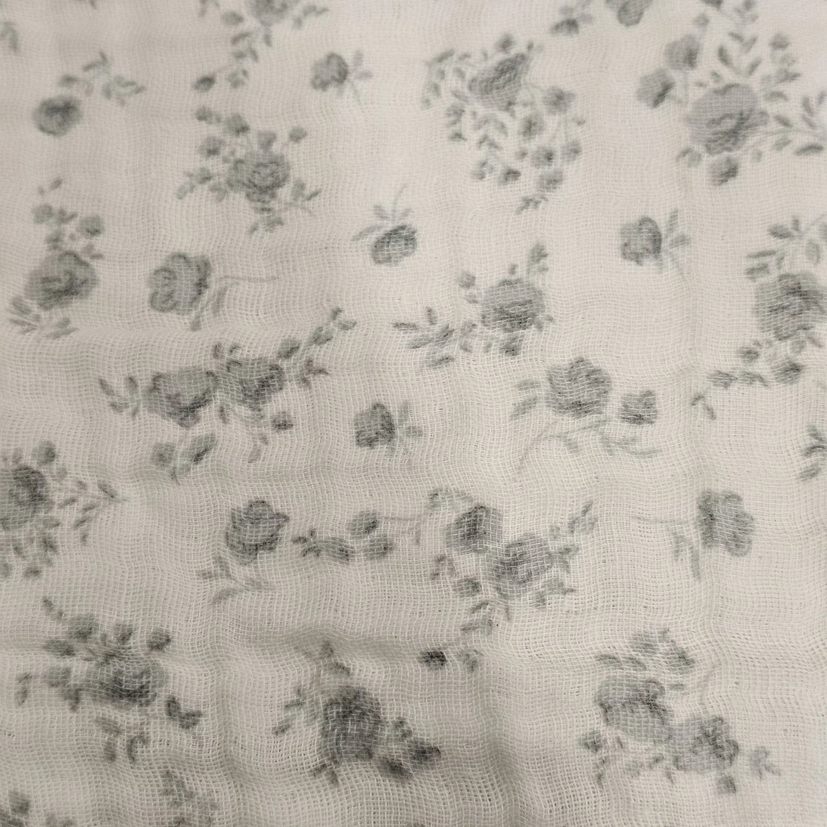 Rachel Zoe Gauze Cotton Comforter Set 68”x90” Floral French County - Picture 3 of 3