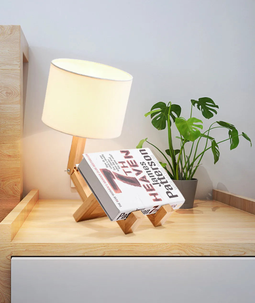 “Nostalgic foldable wooden lamp with adjustable height and fabric shade – handcrafted light fixture for bedside or café ambiance.”