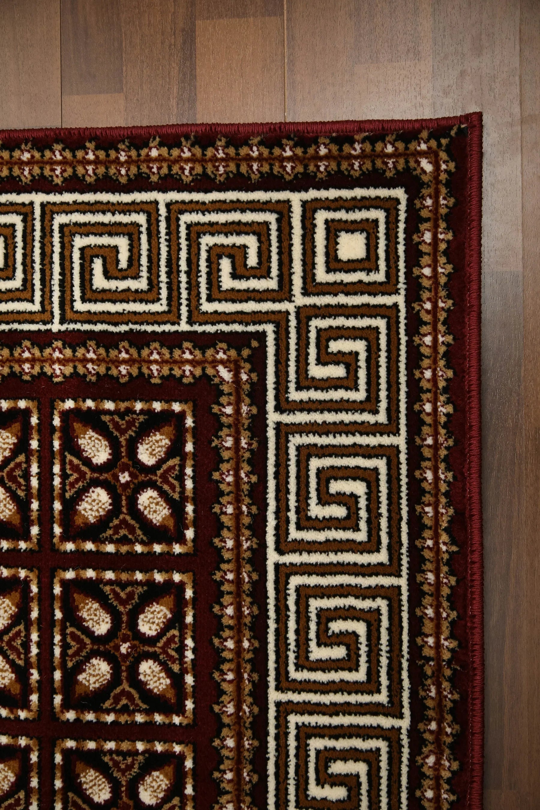 Maroon and beige traditional woven rug with all-over design – soft 10mm pile, jute and polyester backing