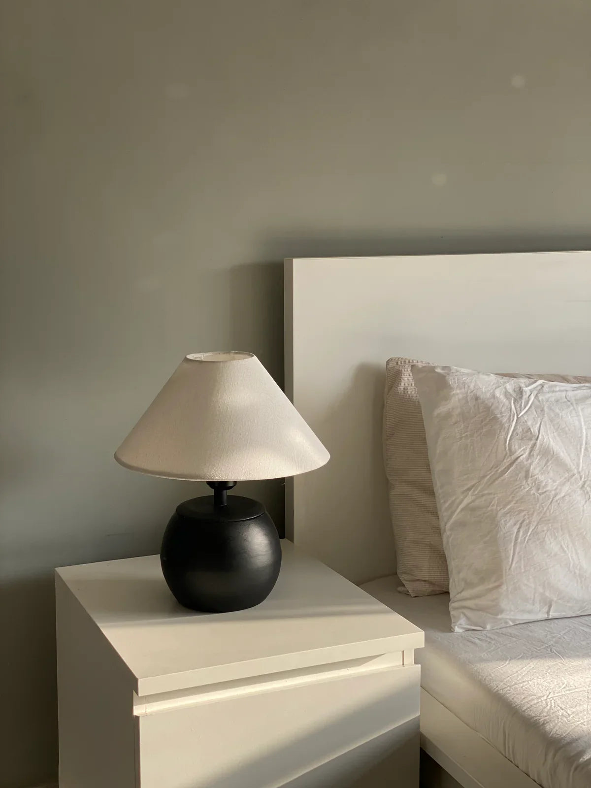 Mini Orb’ Lamp – Sleek Black Terracotta with Cream Shade (14.5")
