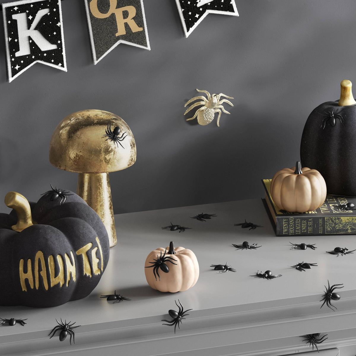 150 Piece Mini Spiders Halloween Decoration Set - image 2